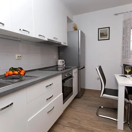 The Star Apartment Split